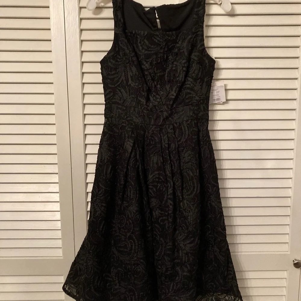 Truly Zac Posen Brand New Black cocktail dress with ribbon design size 2 - Picture 1 of 4